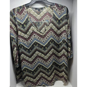 Women's HEART & Soul Plus 2X Green Burgundy Chevron Blouse